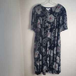 Go Softly Midi Dress Women's Size Medium Black With White/Red Flower Motiff